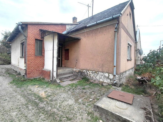Eladó családi ház, Ászáron 27 M Ft, 2 szobás
