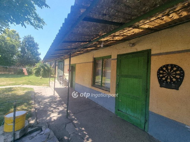 Eladó családi ház, Kunszentmiklóson 37.2 M Ft, 2 szobás