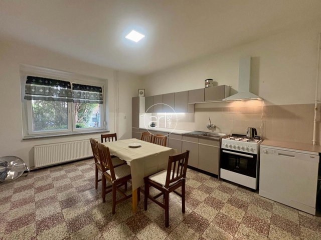Kiadó családi ház, albérlet, Szegeden, Tárogató utcában