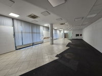 Kiadó üzlethelyiség, Tatabányán, Fő téren 1268 E Ft / hó