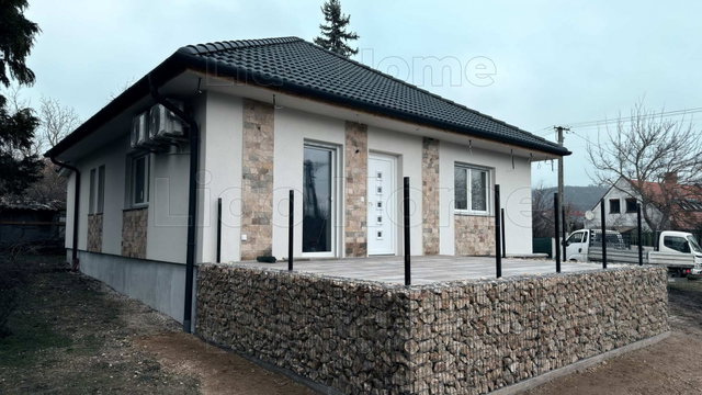 Eladó családi ház, Vonyarcvashegyen 150 M Ft, 4 szobás