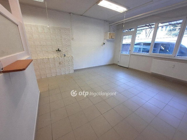 Eladó üzlethelyiség, Szolnokon 22.9 M Ft / költözzbe.hu
