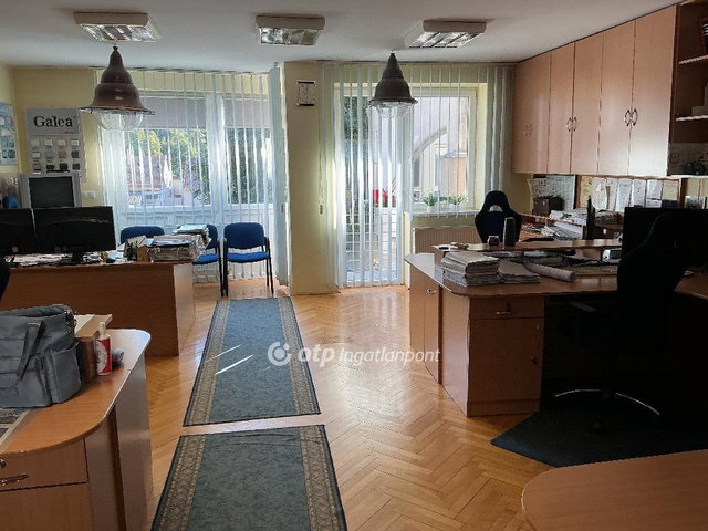 Eladó iroda, Nyíregyházán 93.99 M Ft, 3 szobás
