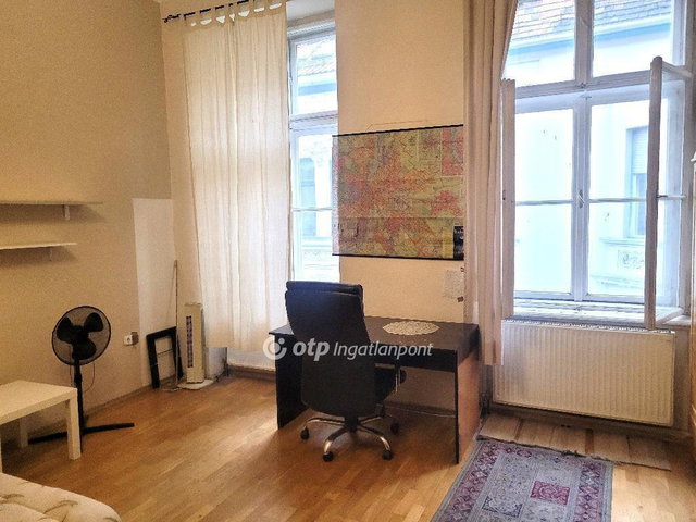 Eladó téglalakás, Budapesten, VI. kerületben 130 M Ft, 4 szobás