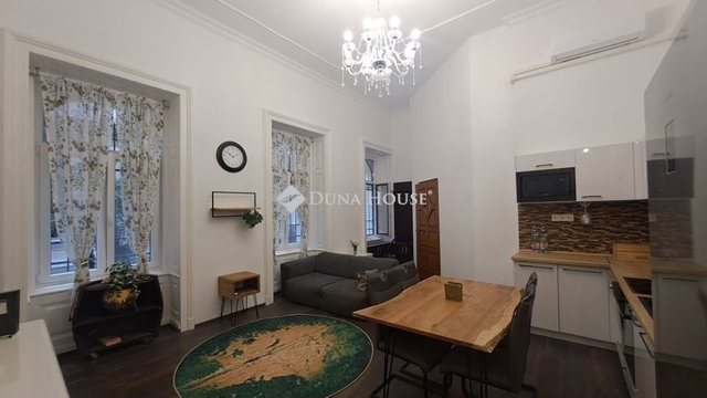 Kiadó téglalakás, albérlet, Budapesten, VI. kerületben