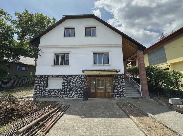 Eladó családi ház, Miskolcon 77 M Ft, 6+1 szobás