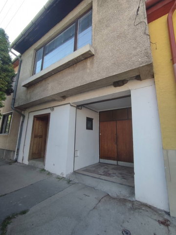 Eladó családi ház, Esztergomban 79 M Ft, 4 szobás
