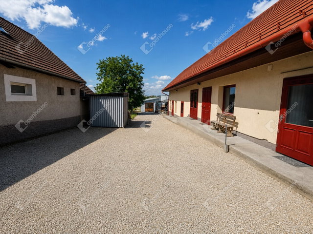 Eladó családi ház, Lovasberényben 89.9 M Ft, 2 szobás