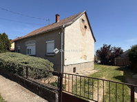 Eladó családi ház, Villányban 44.9 M Ft, 4 szobás