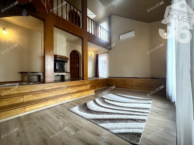 Eladó családi ház, Kecskeméten 123.9 M Ft, 7 szobás