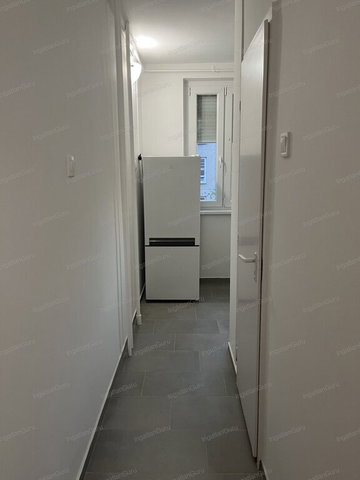 Eladó panellakás, Kecskeméten 36.9 M Ft, 1 szobás