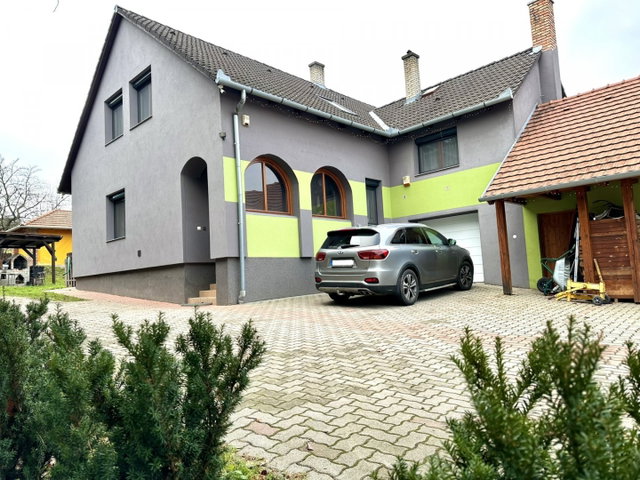 Eladó családi ház, Győrött 185 M Ft, 7 szobás