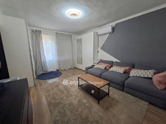 Eladó téglalakás, Berekfürdőn 36.9 M Ft, 2+1 szobás