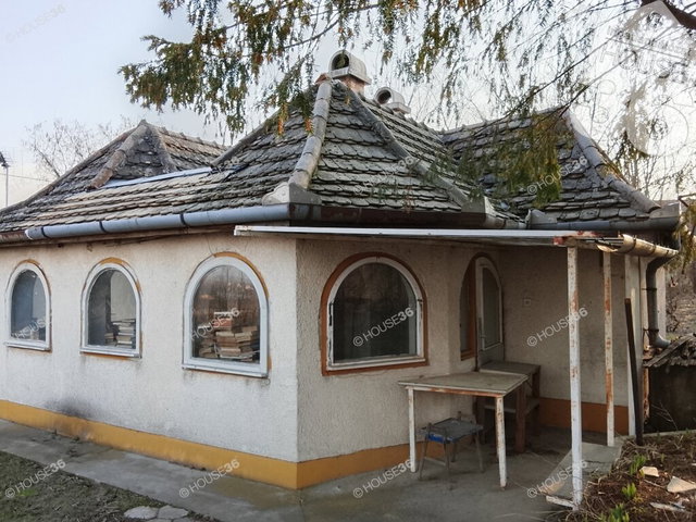 Eladó családi ház, Solton 13 M Ft, 2 szobás