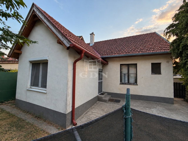 Eladó ikerház, Nagykovácsiban 134.9 M Ft, 3+2 szobás