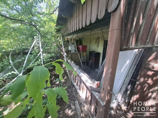 Eladó családi ház, Szatymazon 16.2 M Ft, 1 szobás