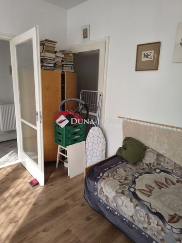 Eladó panellakás, Esztergomban 46 M Ft, 2 szobás