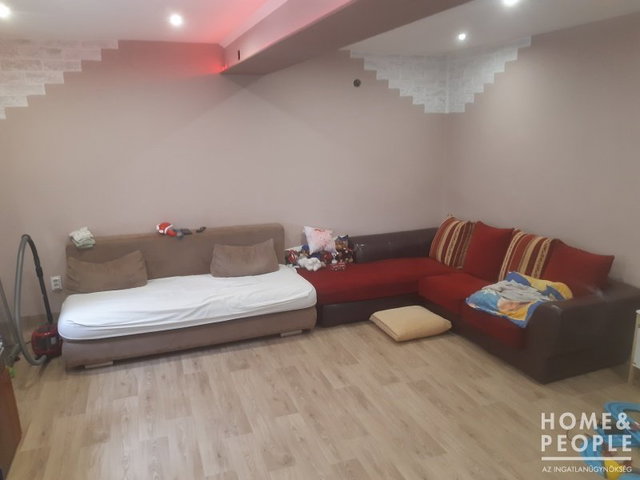 Eladó családi ház, Hódmezővásárhelyen 66.99 M Ft, 5 szobás