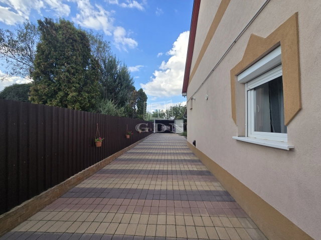 Eladó családi ház, Katymáron 30 M Ft, 3 szobás