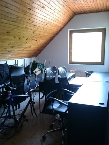 Eladó családi ház, Budapesten, XV. kerületben 198 M Ft, 6 szobás