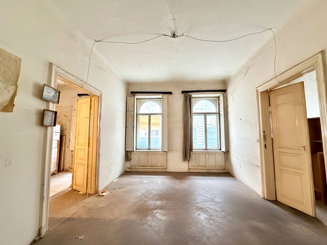Eladó téglalakás, Budapesten, VI. kerületben 96 M Ft, 4 szobás