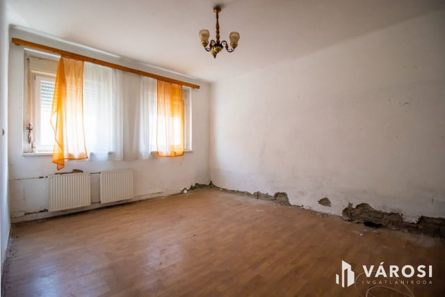 Eladó családi ház, Székesfehérvárott 34.9 M Ft, 3 szobás