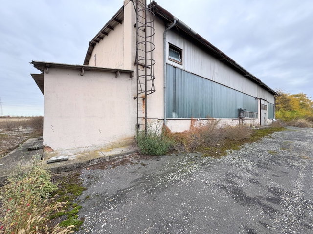Eladó ipari ingatlan, Szekszárdon 89 M Ft, 1+1 szobás