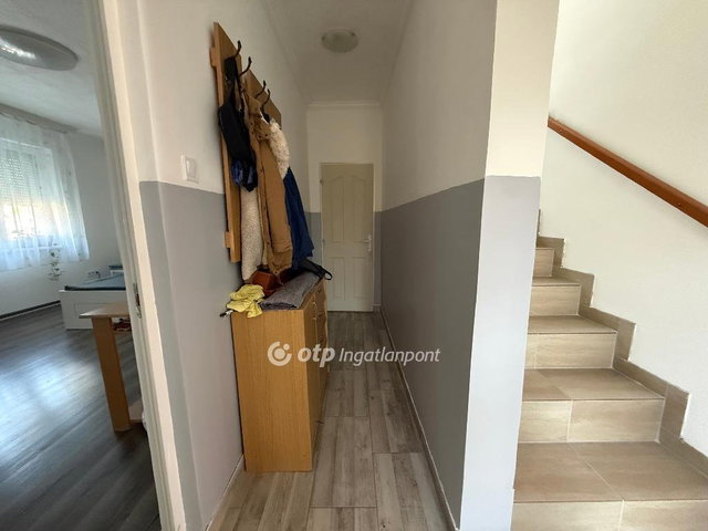 Eladó családi ház, Cegléden 105 M Ft, 5 szobás