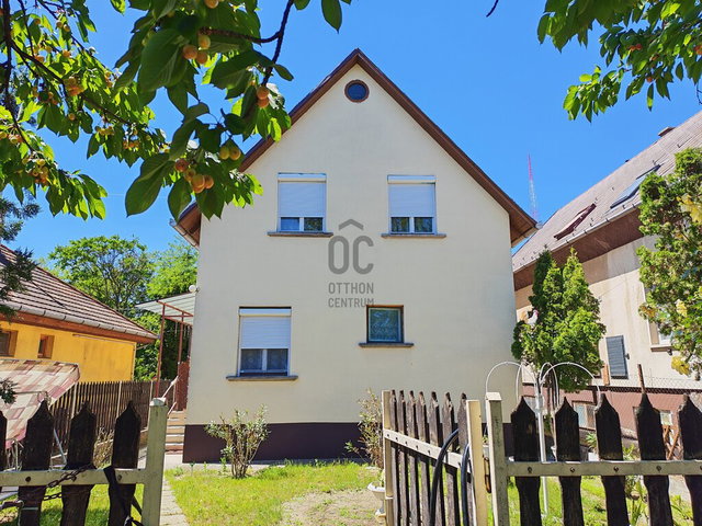Eladó családi ház, Szigetszentmiklóson 110 M Ft, 6 szobás