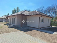 Eladó családi ház, Kiskunlacházán 86.9 M Ft, 4 szobás