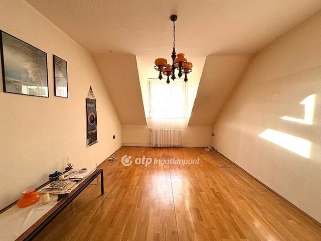 Eladó téglalakás, Nyíregyházán 49.99 M Ft, 3 szobás