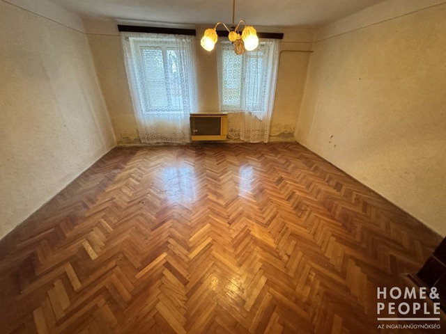 Eladó családi ház, Óföldeákon 9 M Ft, 3 szobás