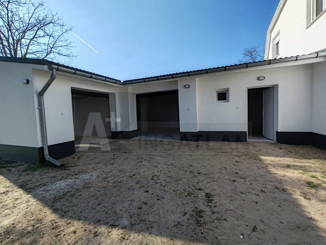 Eladó családi ház, Szatymazon 71.5 M Ft, 4 szobás
