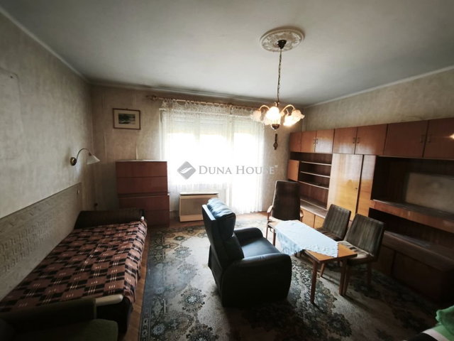 Eladó téglalakás, Szombathelyen, Károly Róbert utcában