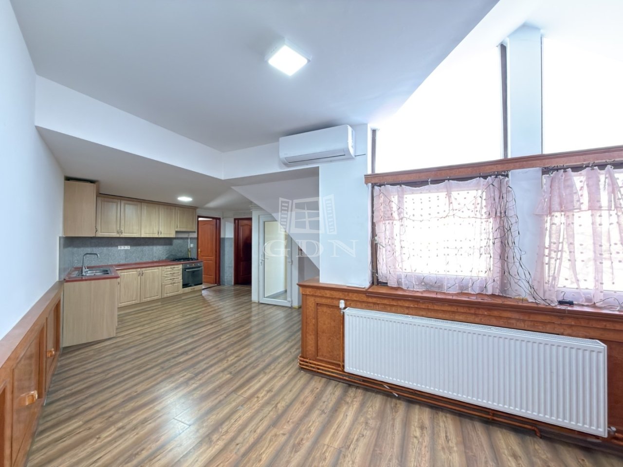 1 bed · 117m² · 275.000 ft