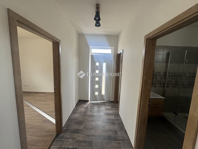 Eladó családi ház, Alsónémediben 120 M Ft, 6 szobás