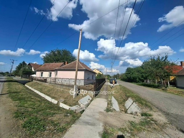 Eladó családi ház, Biharkeresztesen 55 M Ft, 2+1 szobás