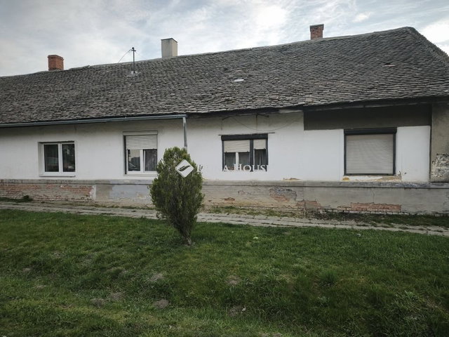 Eladó téglalakás, Váton 4.9 M Ft, 1 szobás