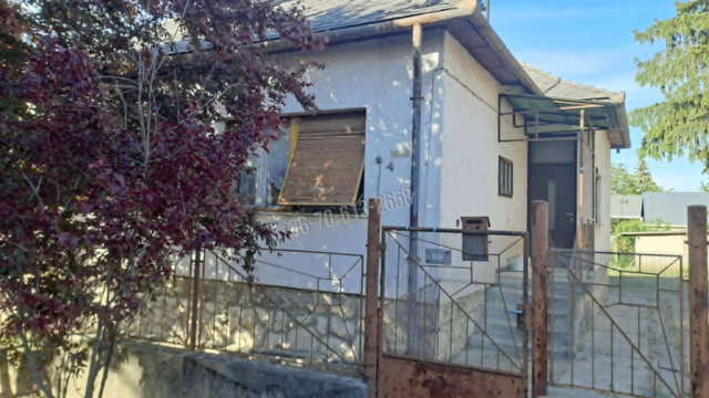 Eladó családi ház, Lábatlanon, Gerecse utcában 45.5 M Ft