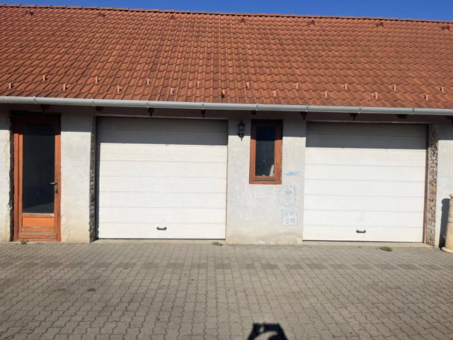Eladó családi ház, Kartalon 124.99 M Ft, 5+2 szobás
