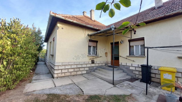 Eladó családi ház, Sarkadon, Vásártér utcában 12.9 M Ft