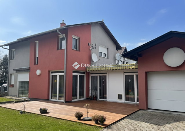 Eladó családi ház, Balatonkeresztúron, Berek utcában 135 M Ft
