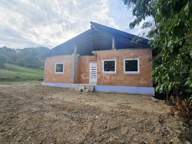 Eladó családi ház, Zalaegerszegen 98.5 M Ft, 4 szobás