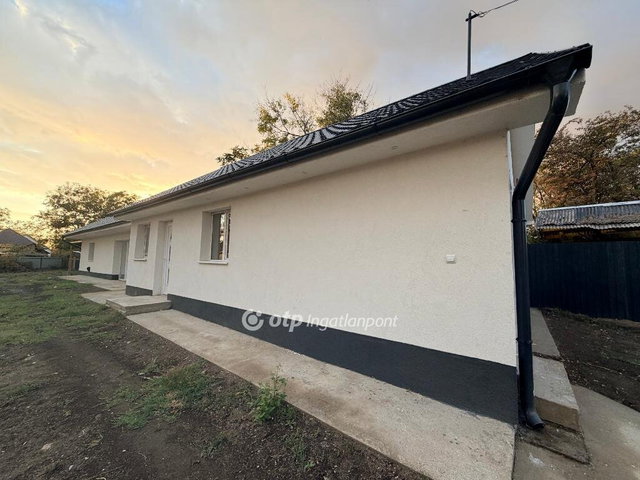 Eladó családi ház, Hajdúszováton 49.4 M Ft, 2 szobás