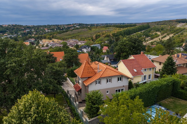 Eladó családi ház, Diósdon, Mókus utcában 290 M Ft, 6 szobás