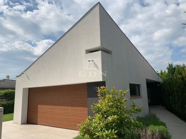 Eladó családi ház, Szigetszentmiklóson 249.9 M Ft, 4 szobás