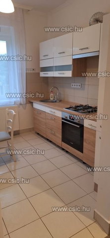 Eladó családi ház, Pécelen 79.9 M Ft, 2+1 szobás