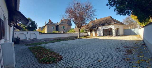 Eladó családi ház, Győrött 109 M Ft, 7 szobás