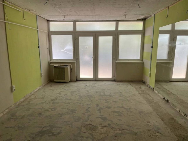 Eladó üzlethelyiség, Gödöllőn 31.9 M Ft, 1+1 szobás