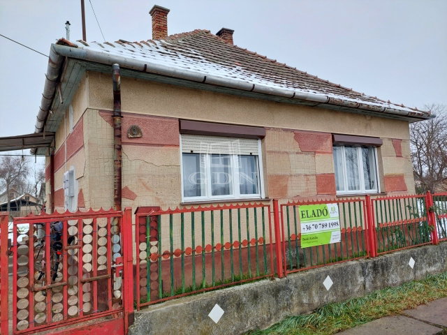 Eladó családi ház, Hajdúdorogon 24.99 M Ft, 2 szobás